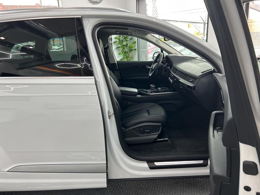 2019 Audi Q7 Premium Plus 55 TFSI quattro, available for sale in Jersey City, New Jersey | Luxe Auto Galleria. Jersey City, New Jersey 2019 Audi Q7 Premium Plus 55 TFSI quattro, available for sale in Jersey City, New Jersey | Luxe Auto Galleria. Jersey City, New Jersey