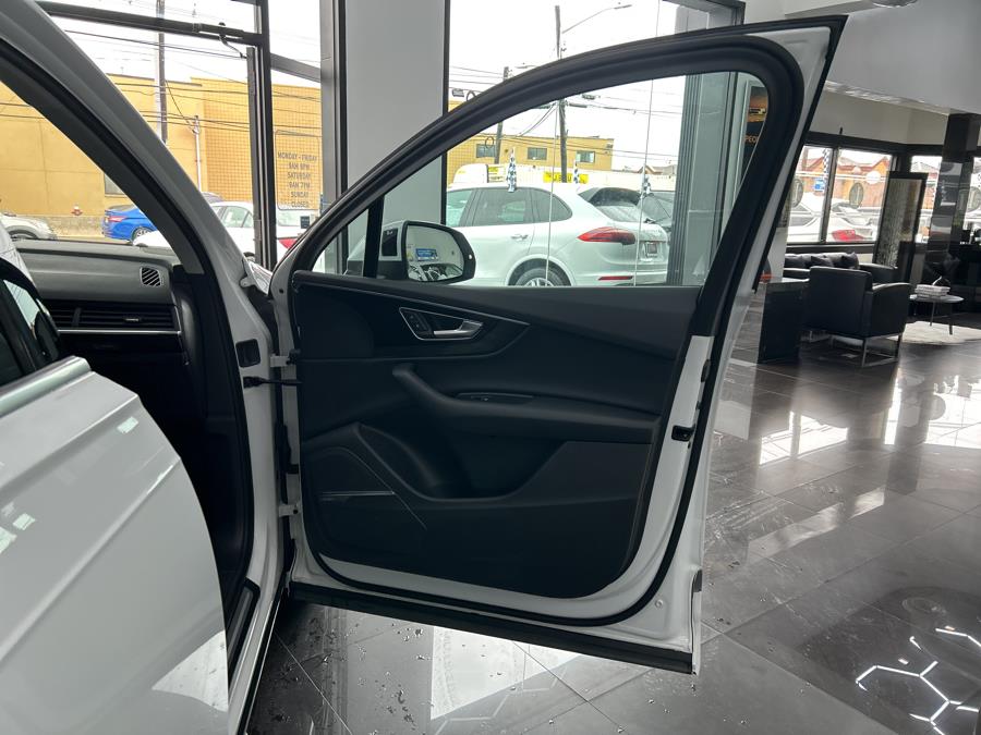 2019 Audi Q7 Premium Plus 55 TFSI quattro, available for sale in Jersey City, New Jersey | Luxe Auto Galleria. Jersey City, New Jersey 2019 Audi Q7 Premium Plus 55 TFSI quattro, available for sale in Jersey City, New Jersey | Luxe Auto Galleria. Jersey City, New Jersey