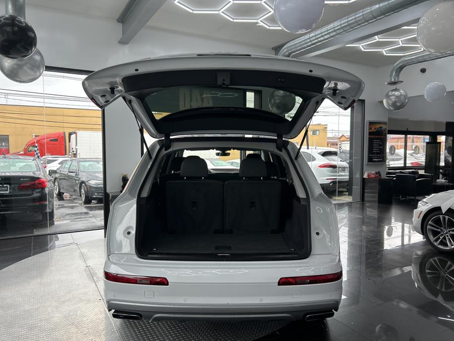 2019 Audi Q7 Premium Plus 55 TFSI quattro, available for sale in Jersey City, New Jersey | Luxe Auto Galleria. Jersey City, New Jersey 2019 Audi Q7 Premium Plus 55 TFSI quattro, available for sale in Jersey City, New Jersey | Luxe Auto Galleria. Jersey City, New Jersey