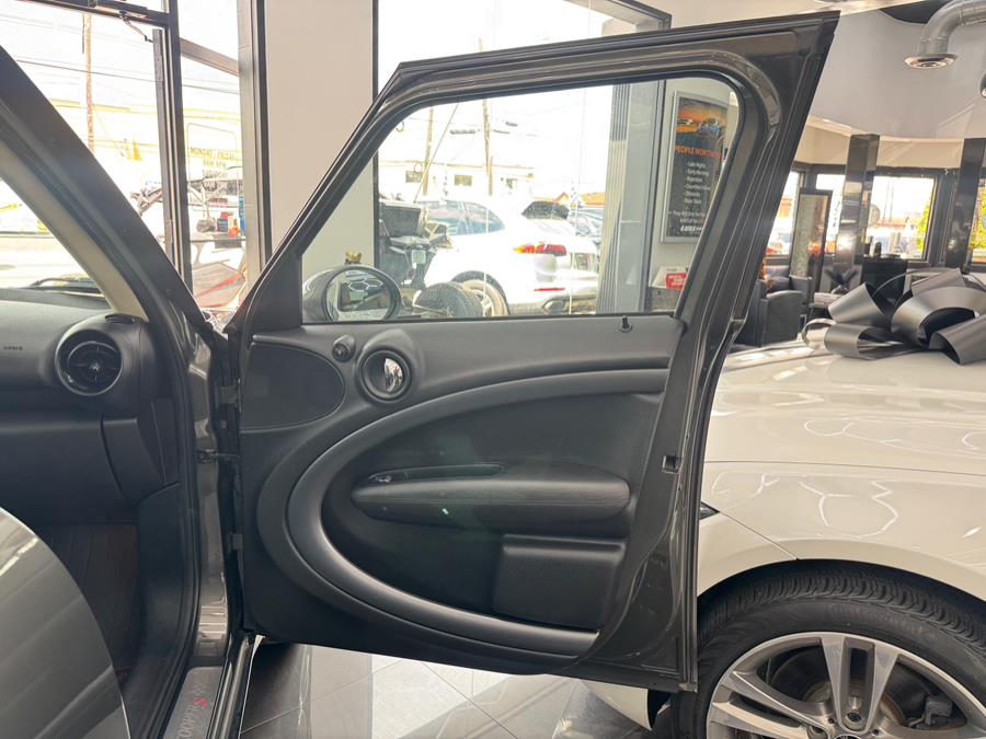 2013 MINI Cooper Countryman AWD 4dr S ALL4, available for sale in Jersey City, New Jersey | Luxe Auto Galleria. Jersey City, New Jersey 2013 MINI Cooper Countryman AWD 4dr S ALL4, available for sale in Jersey City, New Jersey | Luxe Auto Galleria. Jersey City, New Jersey