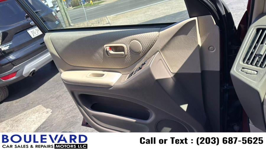 2007 Toyota Highlander Sport Utility 4D, available for sale in New Haven, Connecticut | Boulevard Motors LLC. New Haven, Connecticut 2007 Toyota Highlander Sport Utility 4D, available for sale in New Haven, Connecticut | Boulevard Motors LLC. New Haven, Connecticut