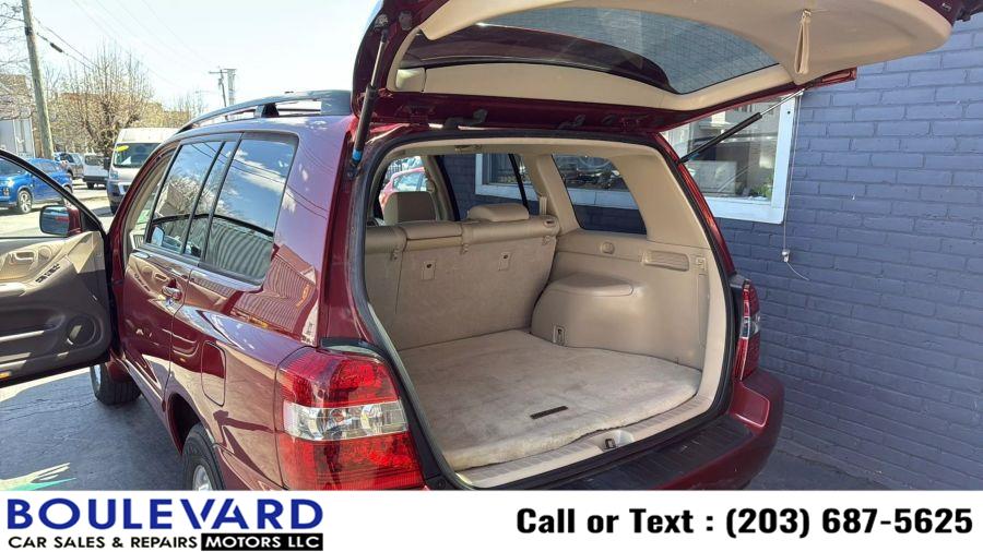 2007 Toyota Highlander Sport Utility 4D, available for sale in New Haven, Connecticut | Boulevard Motors LLC. New Haven, Connecticut 2007 Toyota Highlander Sport Utility 4D, available for sale in New Haven, Connecticut | Boulevard Motors LLC. New Haven, Connecticut
