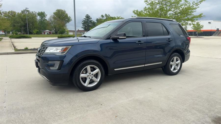 2016 Ford Explorer XLT photo 4