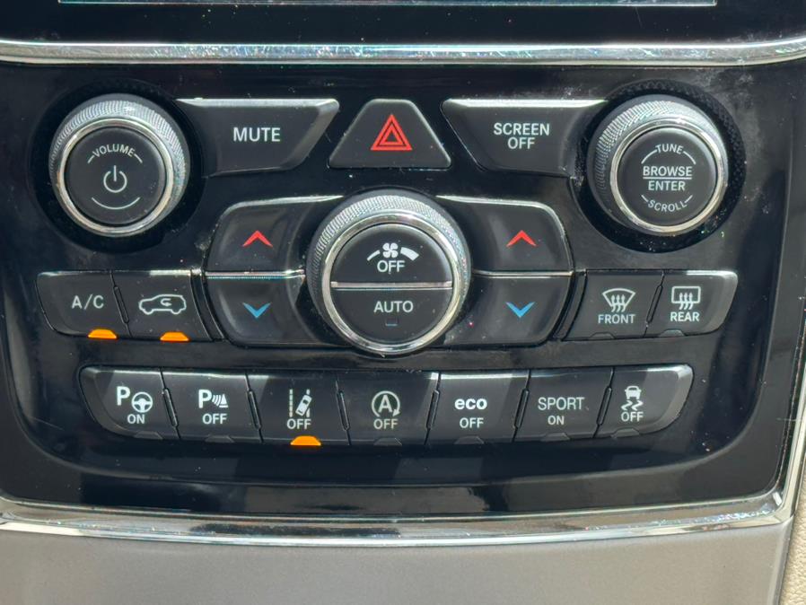 2019 Jeep Grand Cherokee Overland 4x4, available for sale in Newark , New Jersey | Champion Used Auto Sales 2. Newark , New Jersey 2019 Jeep Grand Cherokee Overland 4x4, available for sale in Newark , New Jersey | Champion Used Auto Sales 2. Newark , New Jersey