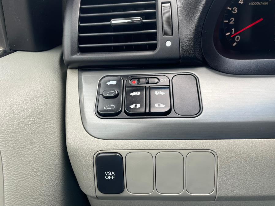 2006 Honda Odyssey 5dr EX-L AT with RES, available for sale in North Branford, Connecticut | CarHavn. North Branford, Connecticut 2006 Honda Odyssey 5dr EX-L AT with RES, available for sale in North Branford, Connecticut | CarHavn. North Branford, Connecticut