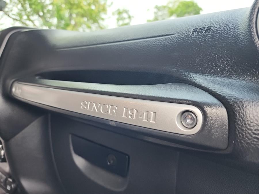 2016 Jeep Wrangler Unlimited 4WD 4dr Sahara, available for sale in Islip, New York | L.I. Auto Gallery. Islip, New York 2016 Jeep Wrangler Unlimited 4WD 4dr Sahara, available for sale in Islip, New York | L.I. Auto Gallery. Islip, New York