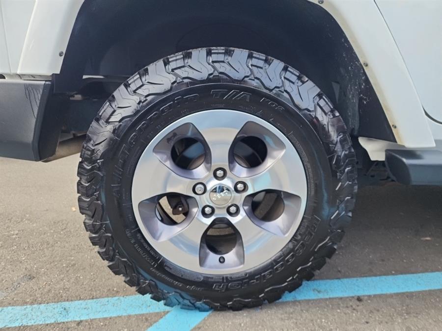 2016 Jeep Wrangler Unlimited 4WD 4dr Sahara, available for sale in Islip, New York | L.I. Auto Gallery. Islip, New York 2016 Jeep Wrangler Unlimited 4WD 4dr Sahara, available for sale in Islip, New York | L.I. Auto Gallery. Islip, New York