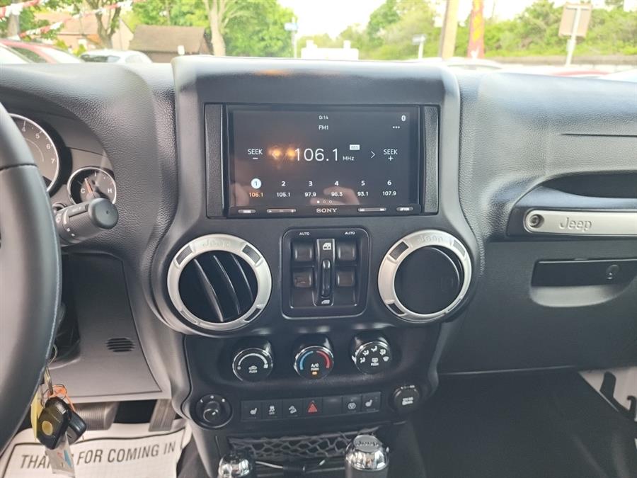 2016 Jeep Wrangler Unlimited 4WD 4dr Sahara, available for sale in Islip, New York | L.I. Auto Gallery. Islip, New York 2016 Jeep Wrangler Unlimited 4WD 4dr Sahara, available for sale in Islip, New York | L.I. Auto Gallery. Islip, New York