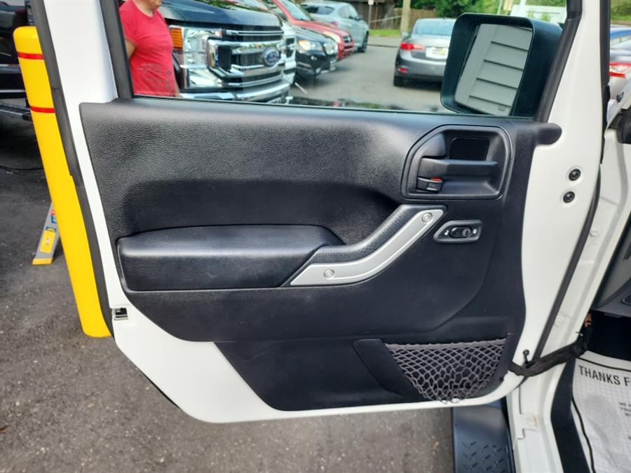 2016 Jeep Wrangler Unlimited 4WD 4dr Sahara, available for sale in Islip, New York | L.I. Auto Gallery. Islip, New York 2016 Jeep Wrangler Unlimited 4WD 4dr Sahara, available for sale in Islip, New York | L.I. Auto Gallery. Islip, New York