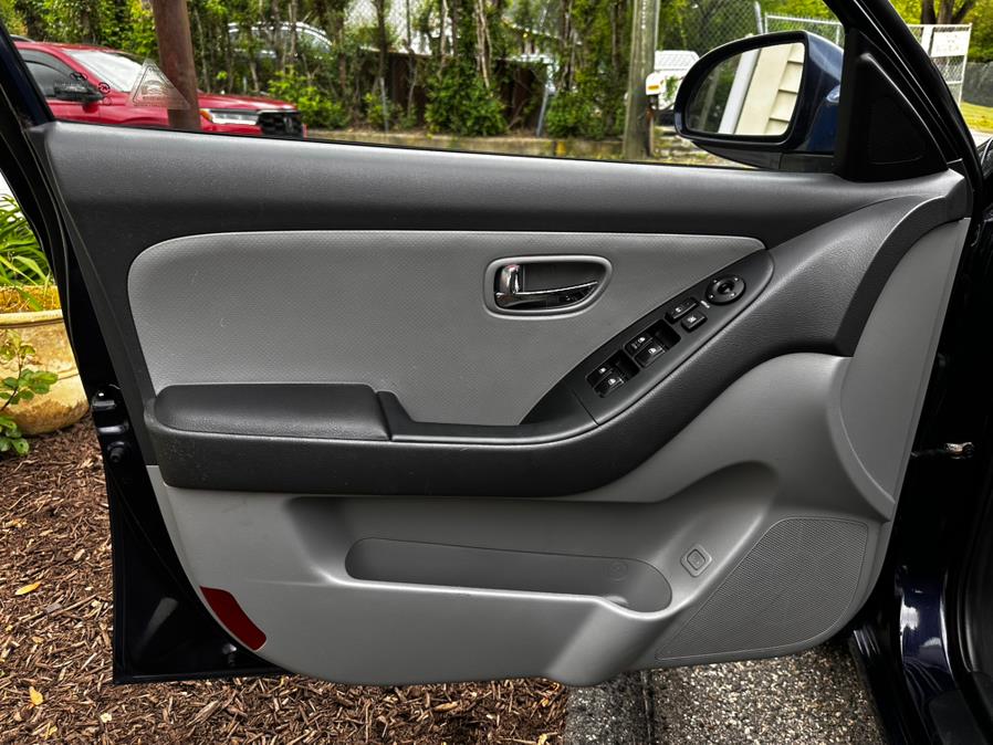 2010 Hyundai Elantra 4dr Sdn Auto SE, available for sale in New Milford, Connecticut | Faustos Auto Body and Repairs LLC. New Milford, Connecticut 2010 Hyundai Elantra 4dr Sdn Auto SE, available for sale in New Milford, Connecticut | Faustos Auto Body and Repairs LLC. New Milford, Connecticut