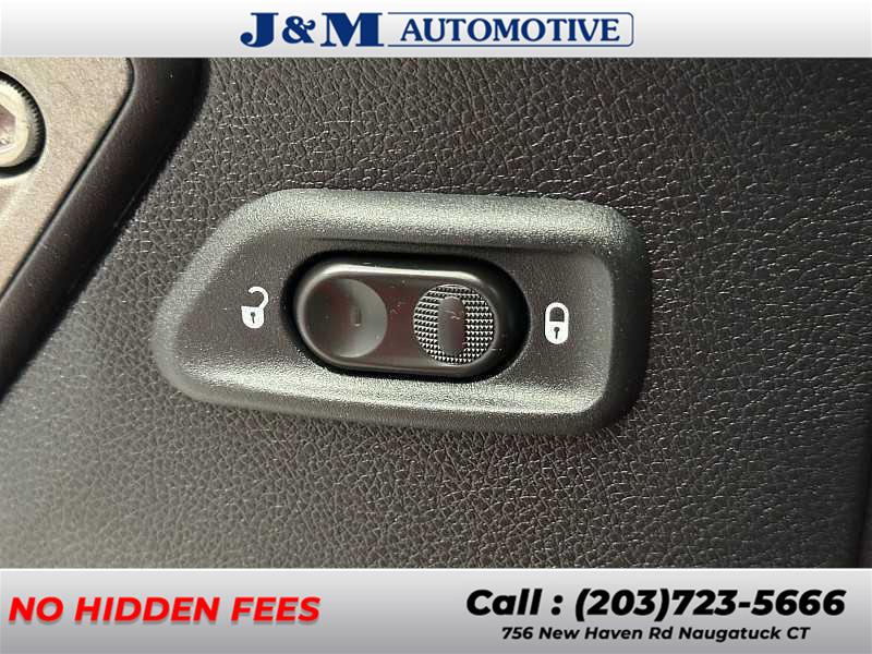 2016 Jeep Wrangler Unlimited Sport, available for sale in Naugatuck, Connecticut | J&M Automotive Sls&Svc LLC. Naugatuck, Connecticut 2016 Jeep Wrangler Unlimited Sport, available for sale in Naugatuck, Connecticut | J&M Automotive Sls&Svc LLC. Naugatuck, Connecticut