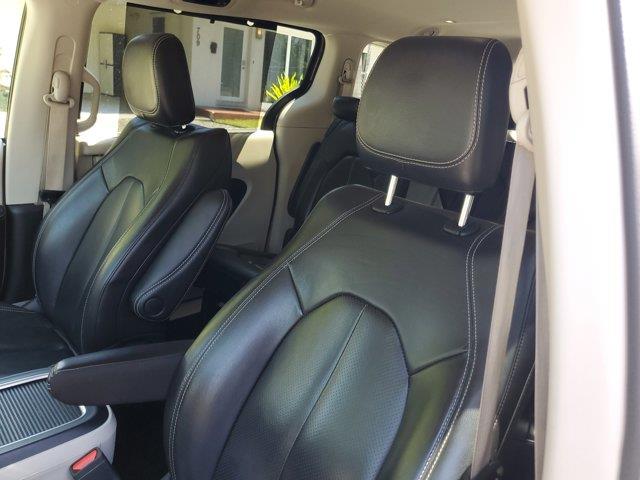 2022 Chrysler Pacifica Touring L, available for sale in Fort Lauderdale, Florida | CarLux Fort Lauderdale. Fort Lauderdale, Florida 2022 Chrysler Pacifica Touring L, available for sale in Fort Lauderdale, Florida | CarLux Fort Lauderdale. Fort Lauderdale, Florida