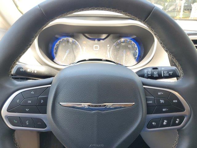 2022 Chrysler Pacifica Touring L, available for sale in Fort Lauderdale, Florida | CarLux Fort Lauderdale. Fort Lauderdale, Florida 2022 Chrysler Pacifica Touring L, available for sale in Fort Lauderdale, Florida | CarLux Fort Lauderdale. Fort Lauderdale, Florida