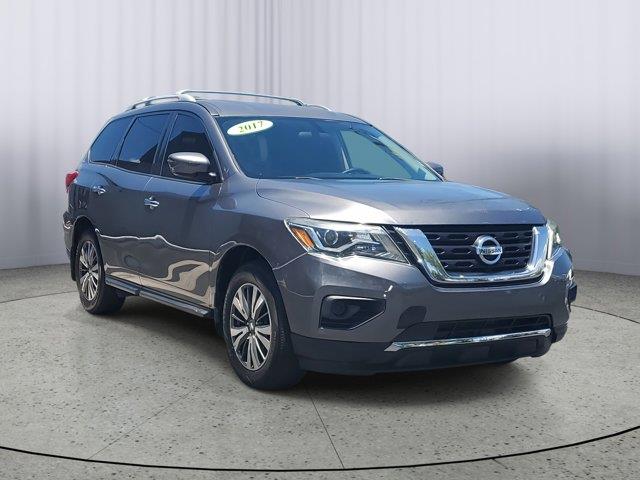 Used 2017 Nissan Pathfinder in Fort Myers, Florida | Carlux Fort Myers. Fort Myers, Florida