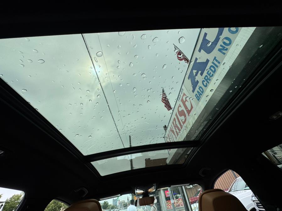 2020 BMW X7 M50i Sports Activity Vehicle, available for sale in Jamaica, New York | Sunrise Autoland. Jamaica, New York 2020 BMW X7 M50i Sports Activity Vehicle, available for sale in Jamaica, New York | Sunrise Autoland. Jamaica, New York