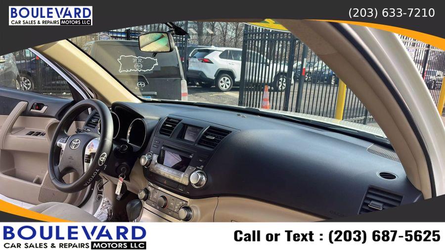 2012 Toyota Highlander SE Sport Utility 4D, available for sale in New Haven, Connecticut | Boulevard Motors LLC. New Haven, Connecticut 2012 Toyota Highlander SE Sport Utility 4D, available for sale in New Haven, Connecticut | Boulevard Motors LLC. New Haven, Connecticut