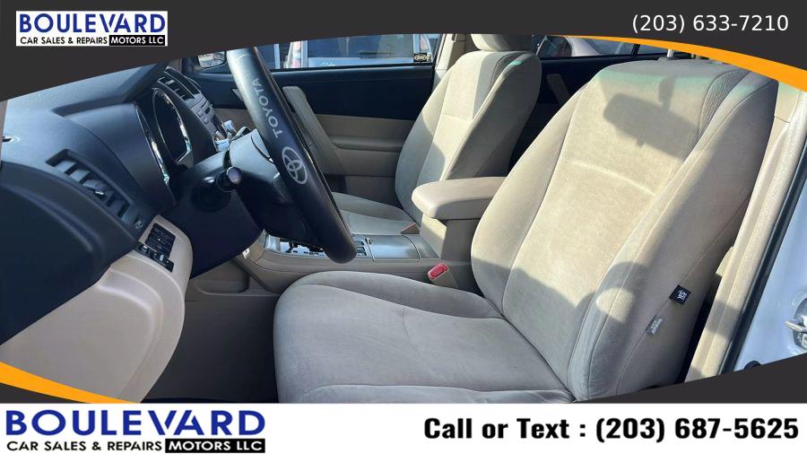 2012 Toyota Highlander SE Sport Utility 4D, available for sale in New Haven, Connecticut | Boulevard Motors LLC. New Haven, Connecticut 2012 Toyota Highlander SE Sport Utility 4D, available for sale in New Haven, Connecticut | Boulevard Motors LLC. New Haven, Connecticut