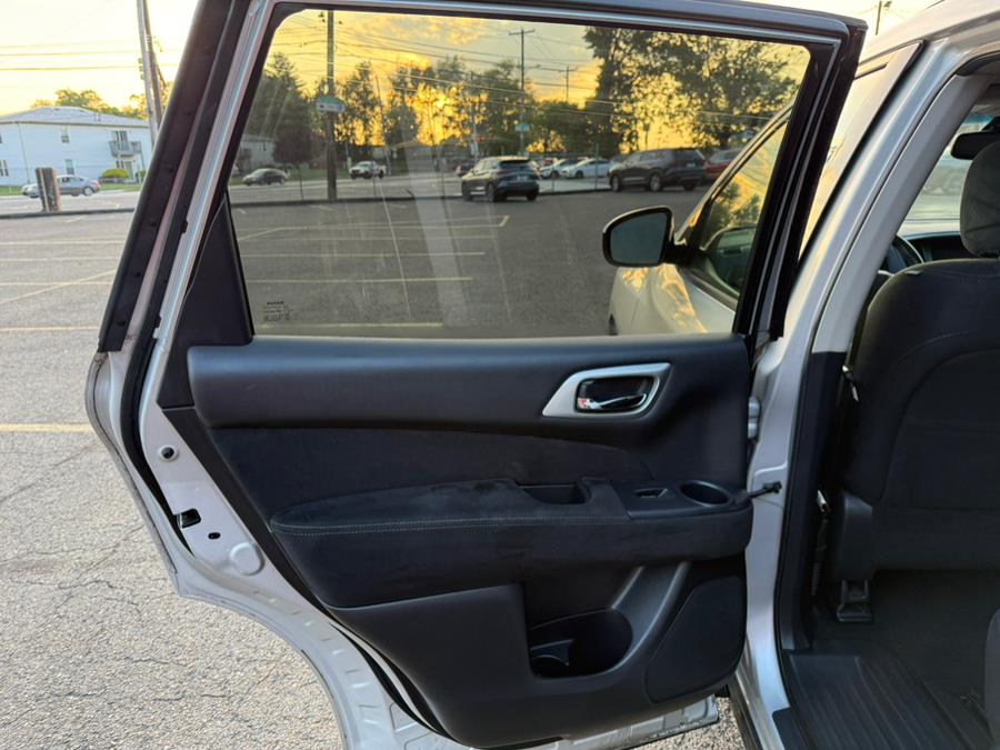 2015 Nissan Pathfinder 4WD 4dr S, available for sale in Philadelphia, Pennsylvania | Eugen's Auto Sales & Repairs. Philadelphia, Pennsylvania 2015 Nissan Pathfinder 4WD 4dr S, available for sale in Philadelphia, Pennsylvania | Eugen's Auto Sales & Repairs. Philadelphia, Pennsylvania