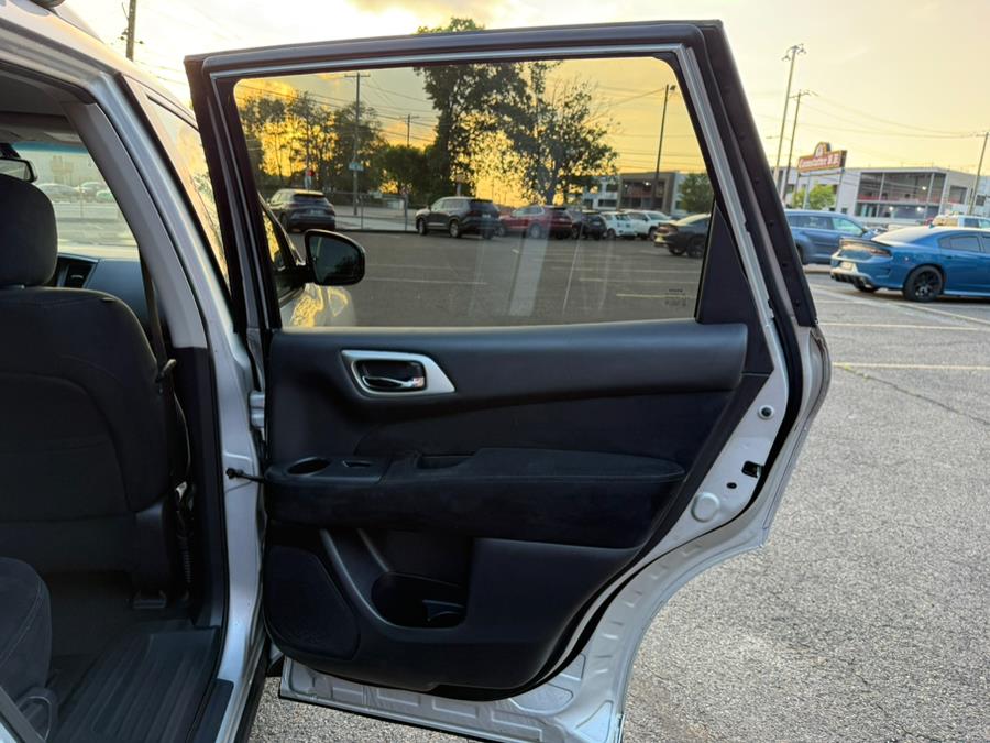2015 Nissan Pathfinder 4WD 4dr S, available for sale in Philadelphia, Pennsylvania | Eugen's Auto Sales & Repairs. Philadelphia, Pennsylvania 2015 Nissan Pathfinder 4WD 4dr S, available for sale in Philadelphia, Pennsylvania | Eugen's Auto Sales & Repairs. Philadelphia, Pennsylvania