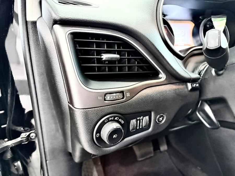 2021 Jeep Cherokee Latitude Lux FWD, available for sale in Franklin Square, New York | Luxury Motor Club. Franklin Square, New York 2021 Jeep Cherokee Latitude Lux FWD, available for sale in Franklin Square, New York | Luxury Motor Club. Franklin Square, New York