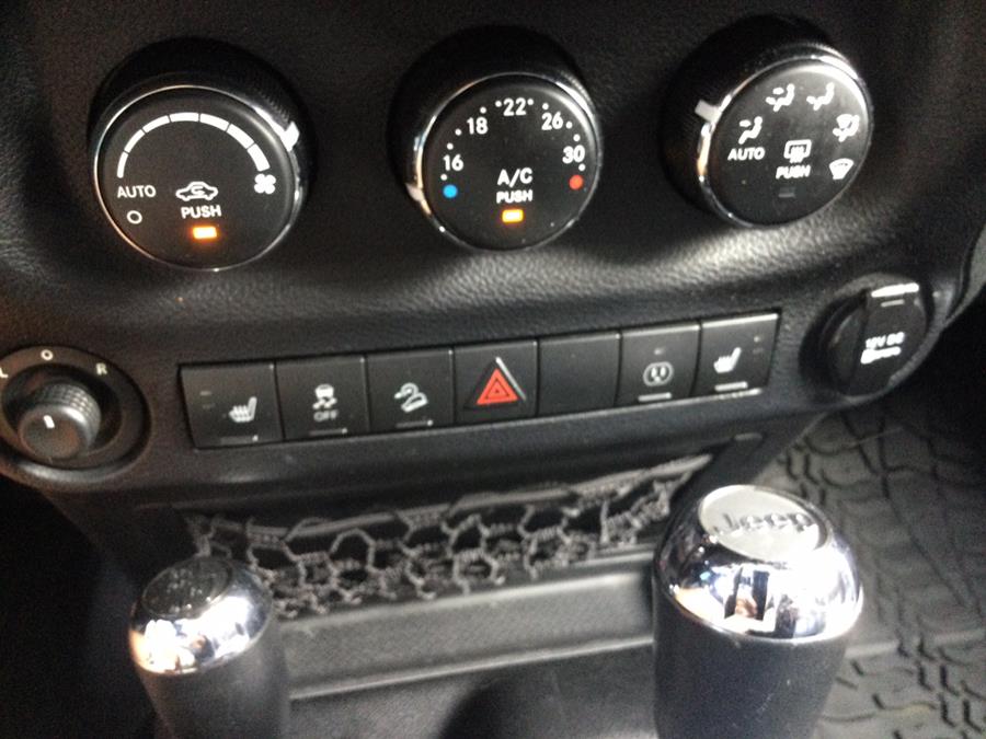 2014 Jeep Wrangler Unlimited 4WD 4dr Sahara, available for sale in Plantsville, Connecticut | L&S Automotive LLC. Plantsville, Connecticut 2014 Jeep Wrangler Unlimited 4WD 4dr Sahara, available for sale in Plantsville, Connecticut | L&S Automotive LLC. Plantsville, Connecticut