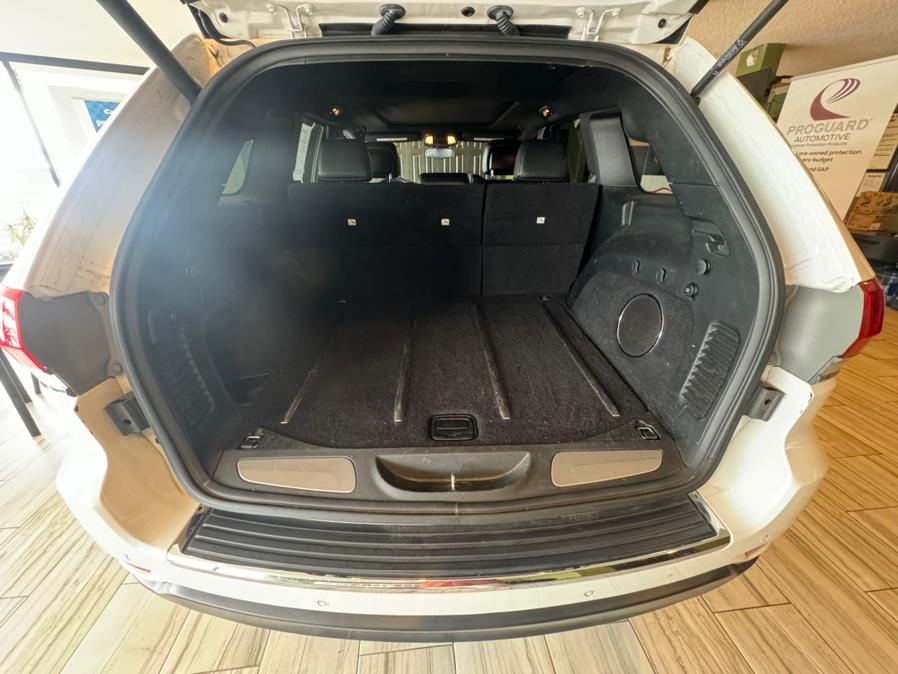 2015 Jeep Grand Cherokee 4WD 4dr Limited, available for sale in West Hartford, Connecticut | AutoMax. West Hartford, Connecticut 2015 Jeep Grand Cherokee 4WD 4dr Limited, available for sale in West Hartford, Connecticut | AutoMax. West Hartford, Connecticut