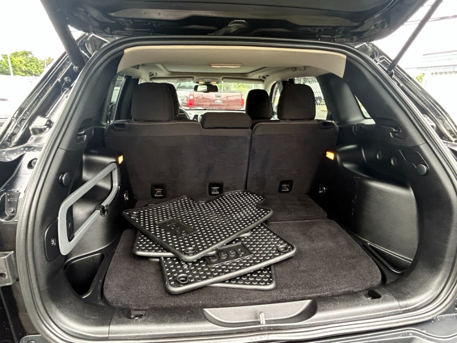 2015 Jeep Cherokee 4WD 4dr Latitude, available for sale in West Babylon, New York | New Gen Auto Group. West Babylon, New York 2015 Jeep Cherokee 4WD 4dr Latitude, available for sale in West Babylon, New York | New Gen Auto Group. West Babylon, New York