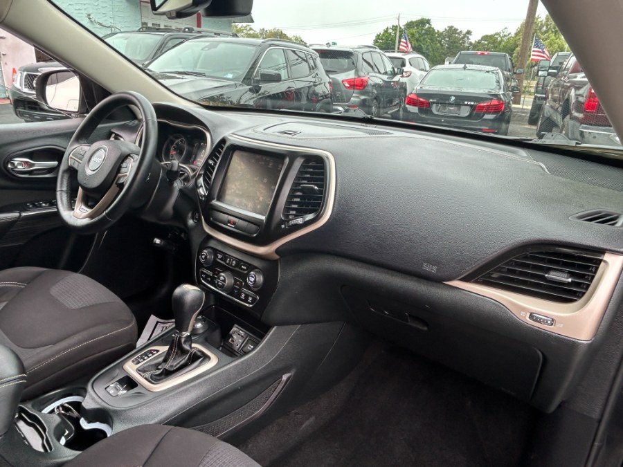 2015 Jeep Cherokee 4WD 4dr Latitude, available for sale in West Babylon, New York | New Gen Auto Group. West Babylon, New York 2015 Jeep Cherokee 4WD 4dr Latitude, available for sale in West Babylon, New York | New Gen Auto Group. West Babylon, New York