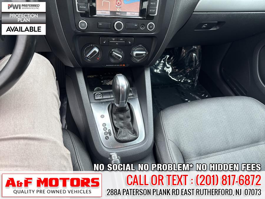 2011 Volkswagen Jetta Sedan 4dr Auto SEL w/Sunroof PZEV, available for sale in East Rutherford, New Jersey | A&F Motors LLC. East Rutherford, New Jersey 2011 Volkswagen Jetta Sedan 4dr Auto SEL w/Sunroof PZEV, available for sale in East Rutherford, New Jersey | A&F Motors LLC. East Rutherford, New Jersey