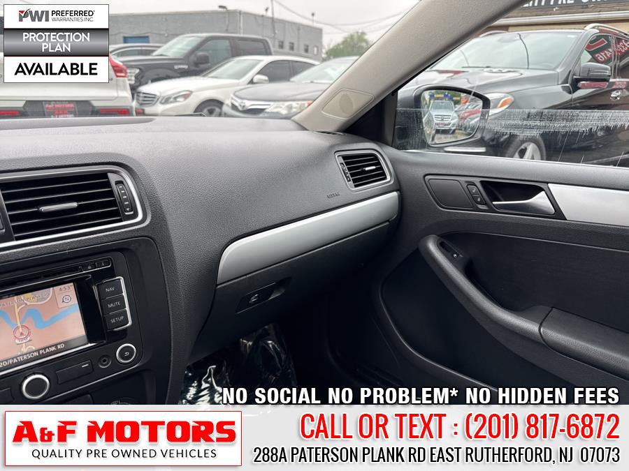 2011 Volkswagen Jetta Sedan 4dr Auto SEL w/Sunroof PZEV, available for sale in East Rutherford, New Jersey | A&F Motors LLC. East Rutherford, New Jersey 2011 Volkswagen Jetta Sedan 4dr Auto SEL w/Sunroof PZEV, available for sale in East Rutherford, New Jersey | A&F Motors LLC. East Rutherford, New Jersey