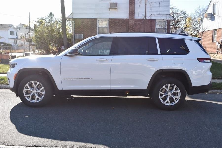 2022 Jeep Grand Cherokee l Laredo, available for sale in Valley Stream, New York | Certified Performance Motors. Valley Stream, New York 2022 Jeep Grand Cherokee l Laredo, available for sale in Valley Stream, New York | Certified Performance Motors. Valley Stream, New York