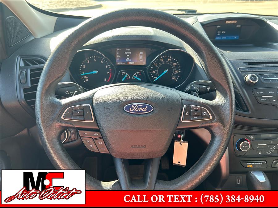 2017 Ford Escape SE 4WD, available for sale in Colby, Kansas | M C Auto Outlet Inc. Colby, Kansas 2017 Ford Escape SE 4WD, available for sale in Colby, Kansas | M C Auto Outlet Inc. Colby, Kansas