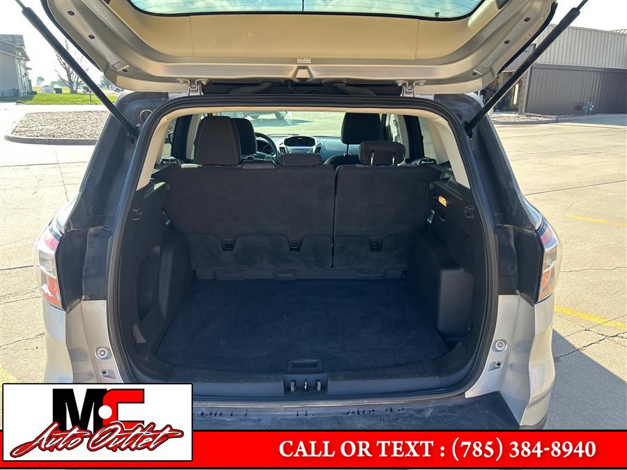 2017 Ford Escape SE 4WD, available for sale in Colby, Kansas | M C Auto Outlet Inc. Colby, Kansas 2017 Ford Escape SE 4WD, available for sale in Colby, Kansas | M C Auto Outlet Inc. Colby, Kansas