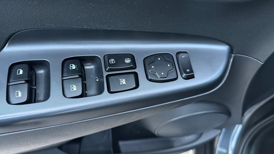 2018 Hyundai Kona SEL 2.0L Auto, available for sale in Tustin, California | Carox LLC. Tustin, California 2018 Hyundai Kona SEL 2.0L Auto, available for sale in Tustin, California | Carox LLC. Tustin, California