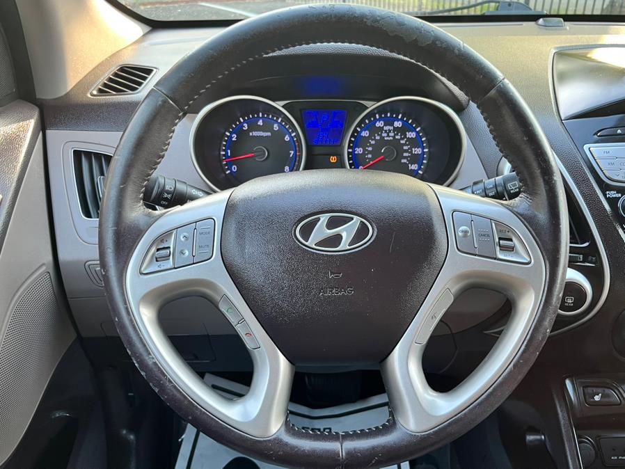 2013 Hyundai Tucson FWD 4dr Auto GLS, available for sale in Springfield, Massachusetts | Jordan Auto Sales Inc. Springfield, Massachusetts 2013 Hyundai Tucson FWD 4dr Auto GLS, available for sale in Springfield, Massachusetts | Jordan Auto Sales Inc. Springfield, Massachusetts