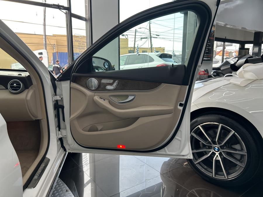 2015 Mercedes-Benz C-Class 4dr Sdn C 300 Sport 4MATIC, available for sale in Jersey City, New Jersey | Luxe Auto Galleria. Jersey City, New Jersey 2015 Mercedes-Benz C-Class 4dr Sdn C 300 Sport 4MATIC, available for sale in Jersey City, New Jersey | Luxe Auto Galleria. Jersey City, New Jersey
