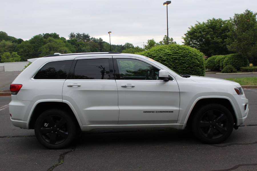 2015 Jeep Grand Cherokee 4WD 4dr Altitude, available for sale in New Britain, Connecticut | Universal Motors LLC. New Britain, Connecticut 2015 Jeep Grand Cherokee 4WD 4dr Altitude, available for sale in New Britain, Connecticut | Universal Motors LLC. New Britain, Connecticut