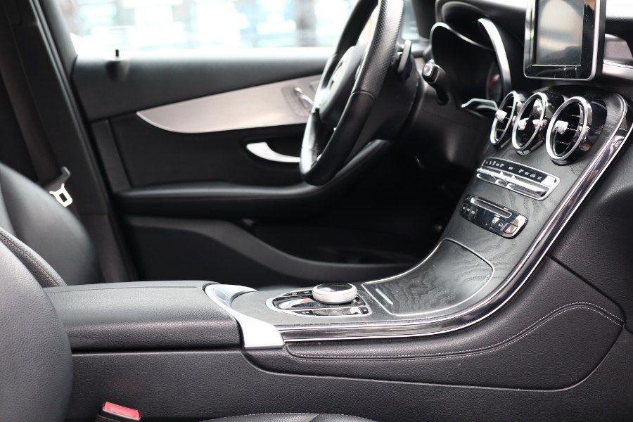 2019 Mercedes-Benz GLC GLC 300 4MATIC SUV, available for sale in Jamaica, New York | Hillside Auto Mall Inc.. Jamaica, New York 2019 Mercedes-Benz GLC GLC 300 4MATIC SUV, available for sale in Jamaica, New York | Hillside Auto Mall Inc.. Jamaica, New York