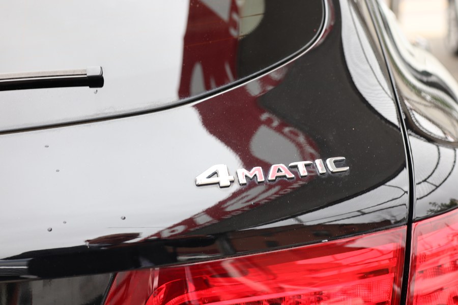 2017 Mercedes-Benz GLC GLC 300 4MATIC SUV, available for sale in Jamaica, New York | Hillside Auto Mall Inc.. Jamaica, New York 2017 Mercedes-Benz GLC GLC 300 4MATIC SUV, available for sale in Jamaica, New York | Hillside Auto Mall Inc.. Jamaica, New York