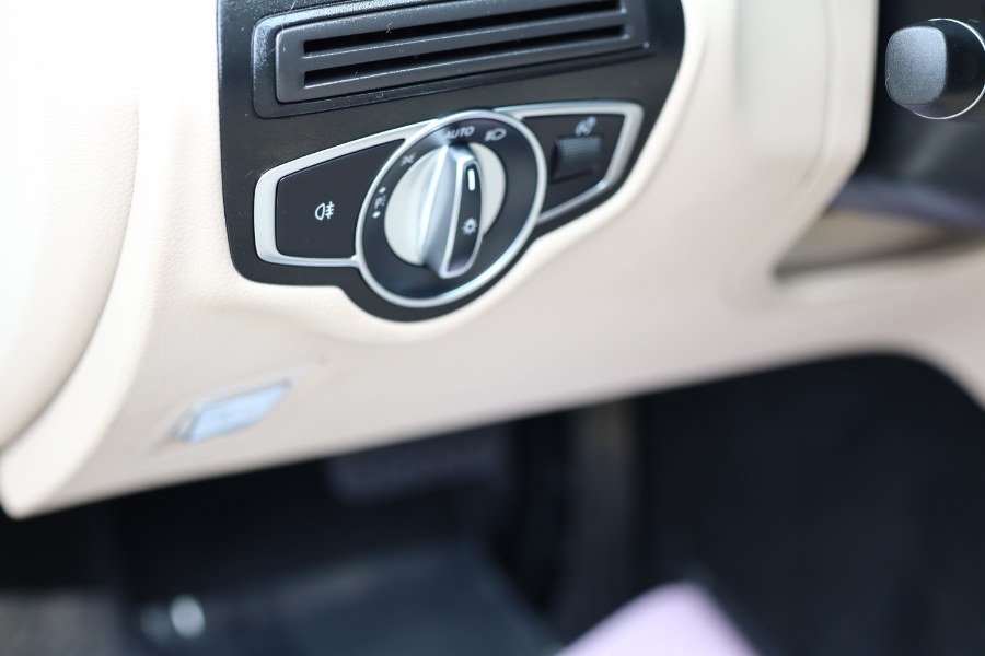 2017 Mercedes-Benz GLC GLC 300 4MATIC SUV, available for sale in Jamaica, New York | Hillside Auto Mall Inc.. Jamaica, New York 2017 Mercedes-Benz GLC GLC 300 4MATIC SUV, available for sale in Jamaica, New York | Hillside Auto Mall Inc.. Jamaica, New York