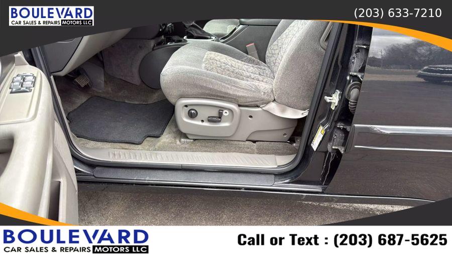 2004 GMC Envoy SLT Sport Utility 4D, available for sale in New Haven, Connecticut | Boulevard Motors LLC. New Haven, Connecticut 2004 GMC Envoy SLT Sport Utility 4D, available for sale in New Haven, Connecticut | Boulevard Motors LLC. New Haven, Connecticut