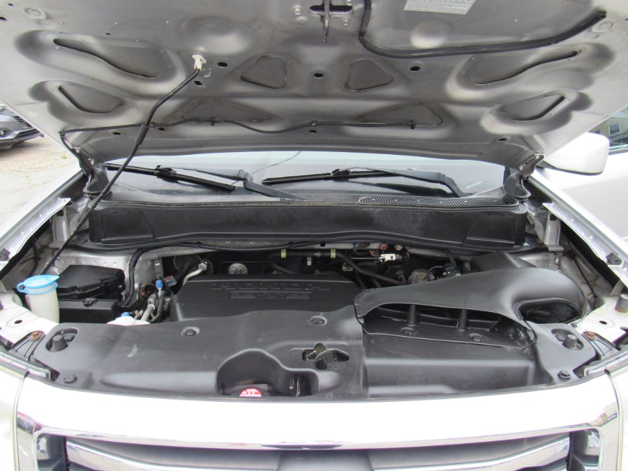 2014 Honda Pilot EX, available for sale in Worcester, Massachusetts | Hilario's Auto Sales Inc.. Worcester, Massachusetts 2014 Honda Pilot EX, available for sale in Worcester, Massachusetts | Hilario's Auto Sales Inc.. Worcester, Massachusetts