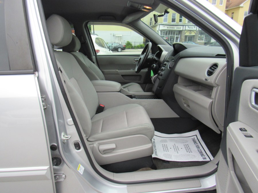 2014 Honda Pilot EX, available for sale in Worcester, Massachusetts | Hilario's Auto Sales Inc.. Worcester, Massachusetts 2014 Honda Pilot EX, available for sale in Worcester, Massachusetts | Hilario's Auto Sales Inc.. Worcester, Massachusetts