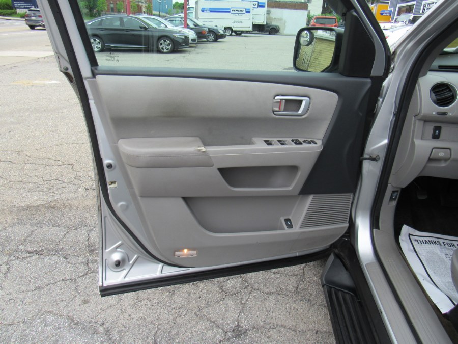2014 Honda Pilot EX, available for sale in Worcester, Massachusetts | Hilario's Auto Sales Inc.. Worcester, Massachusetts 2014 Honda Pilot EX, available for sale in Worcester, Massachusetts | Hilario's Auto Sales Inc.. Worcester, Massachusetts