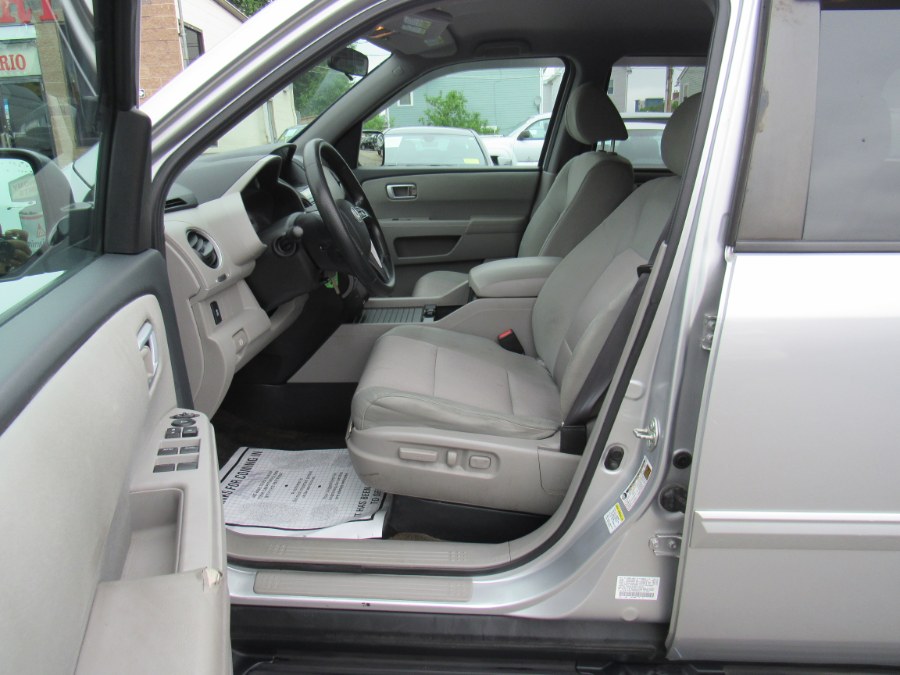 2014 Honda Pilot EX, available for sale in Worcester, Massachusetts | Hilario's Auto Sales Inc.. Worcester, Massachusetts 2014 Honda Pilot EX, available for sale in Worcester, Massachusetts | Hilario's Auto Sales Inc.. Worcester, Massachusetts