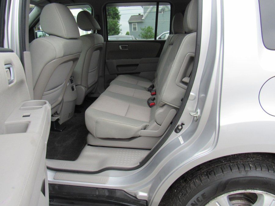 2014 Honda Pilot EX, available for sale in Worcester, Massachusetts | Hilario's Auto Sales Inc.. Worcester, Massachusetts 2014 Honda Pilot EX, available for sale in Worcester, Massachusetts | Hilario's Auto Sales Inc.. Worcester, Massachusetts