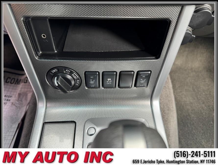 2012 Nissan Pathfinder 4WD 4dr V6 Silver, available for sale in Huntington Station, New York | My Auto Inc.. Huntington Station, New York 2012 Nissan Pathfinder 4WD 4dr V6 Silver, available for sale in Huntington Station, New York | My Auto Inc.. Huntington Station, New York