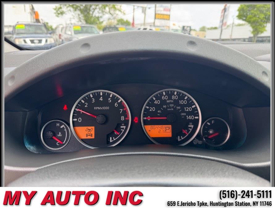 2012 Nissan Pathfinder 4WD 4dr V6 Silver, available for sale in Huntington Station, New York | My Auto Inc.. Huntington Station, New York 2012 Nissan Pathfinder 4WD 4dr V6 Silver, available for sale in Huntington Station, New York | My Auto Inc.. Huntington Station, New York
