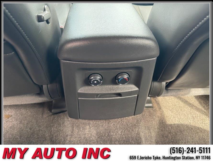 2012 Nissan Pathfinder 4WD 4dr V6 Silver, available for sale in Huntington Station, New York | My Auto Inc.. Huntington Station, New York 2012 Nissan Pathfinder 4WD 4dr V6 Silver, available for sale in Huntington Station, New York | My Auto Inc.. Huntington Station, New York