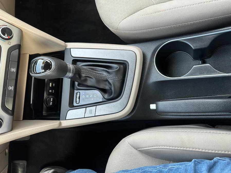 2017 Hyundai Elantra SE 2.0L Auto (Alabama), available for sale in New Britain, Connecticut | Central Auto Sales & Service. New Britain, Connecticut 2017 Hyundai Elantra SE 2.0L Auto (Alabama), available for sale in New Britain, Connecticut | Central Auto Sales & Service. New Britain, Connecticut